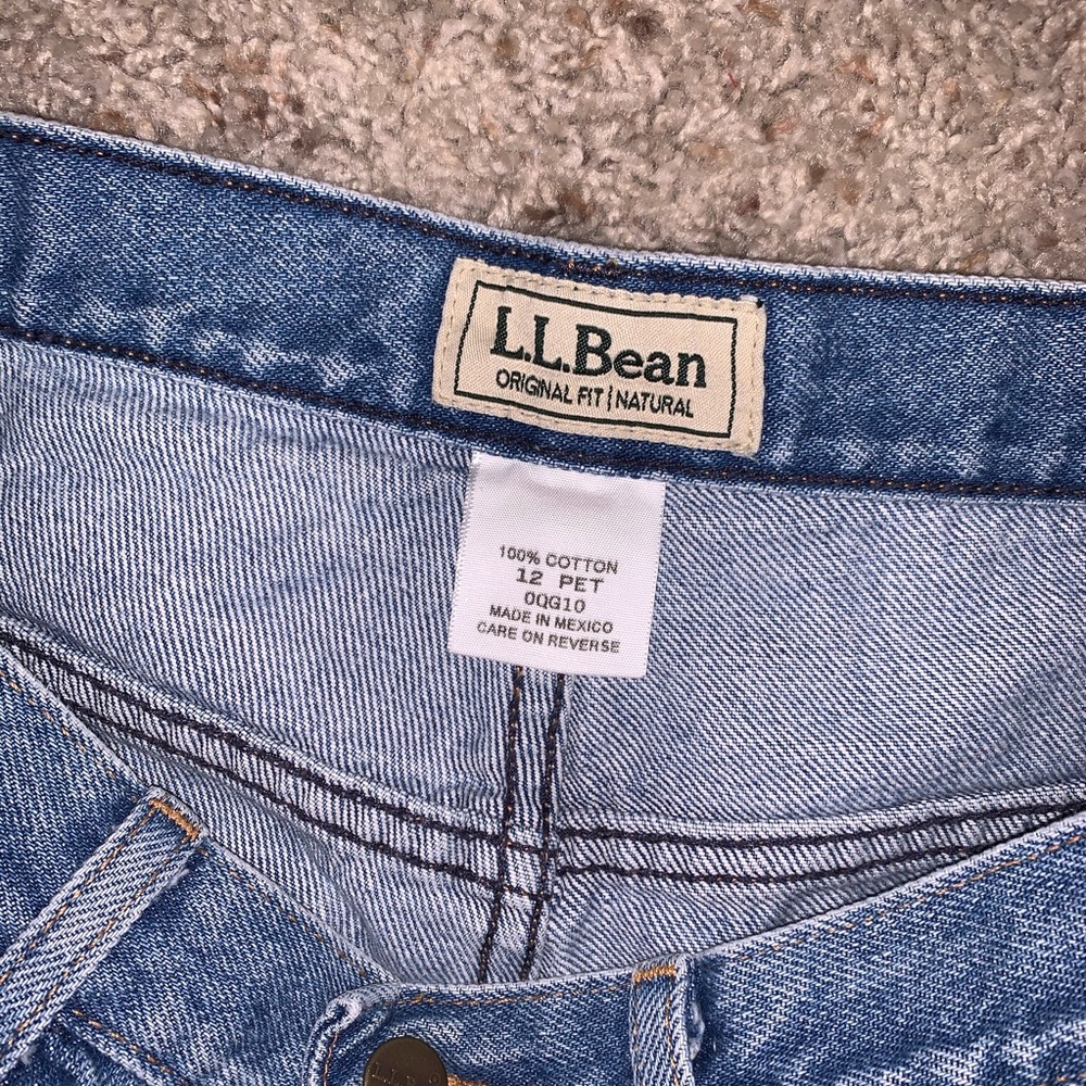 SOLD L.L. Bean | Vintage Frayed Shorts - Picture 3 of 7